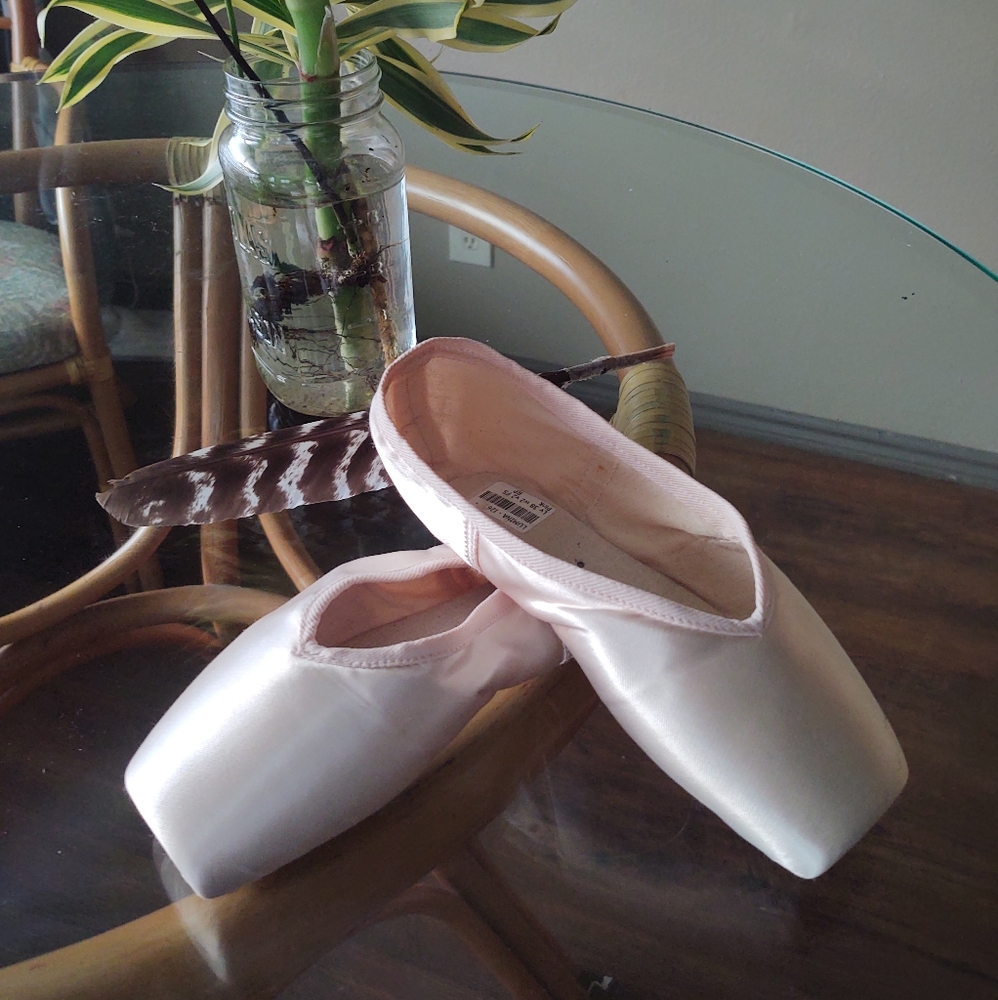 NWOT Russian Pointe Lumina Lv38 w2 v2 FS